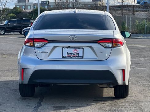 Certified 2025 Toyota Corolla LE image 6