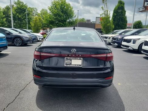 Used 2025 Volkswagen Jetta SE FWD image 5