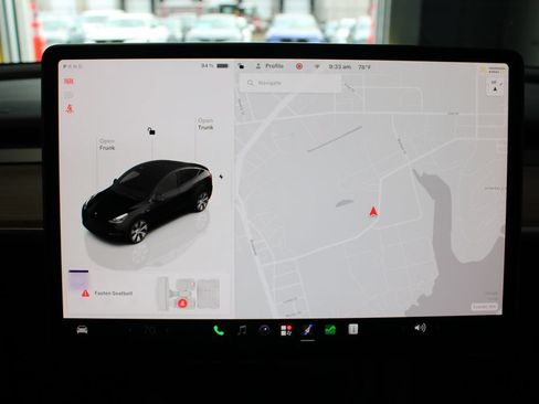 Used 2024 Tesla Model Y Long Range AWD/4WD image 14