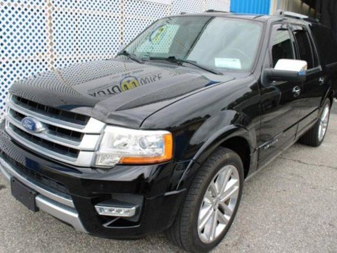 Used 2017 Ford Expedition EL Platinum image 8