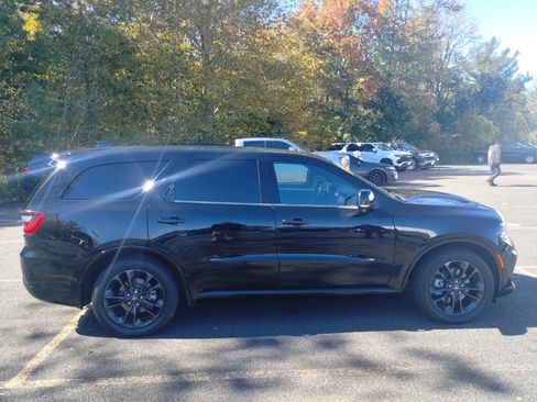 Used 2022 Dodge Durango R/T w/ Blacktop Package image 2