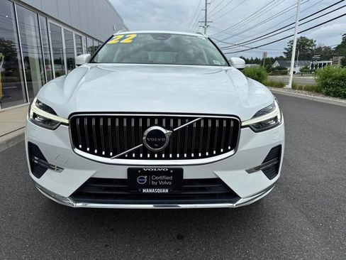 Certified 2022 Volvo XC60 B5 Inscription w/ Advanced Package AWD/4WD image 7