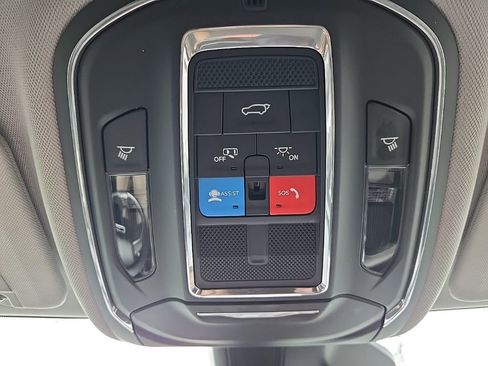 Used 2023 Jeep Grand Cherokee L Limited w/ Black Appearance Package image 31