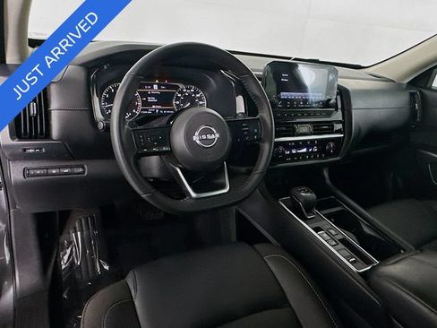 Certified 2023 Nissan Pathfinder SL w/ Lighting Package (N92) FWD image 11