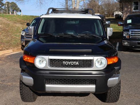 Used 2007 Toyota FJ Cruiser 4WD image 2