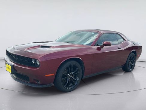 Used 2018 Dodge Challenger SXT Plus RWD image 2