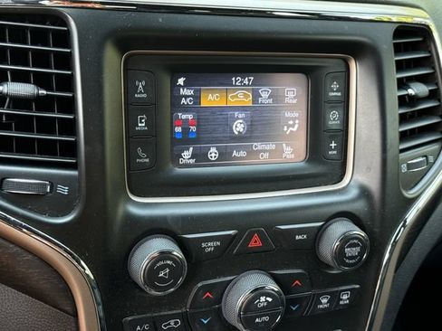 Used 2014 Jeep Grand Cherokee Laredo w/ Security & Convenience Group AWD/4WD image 25