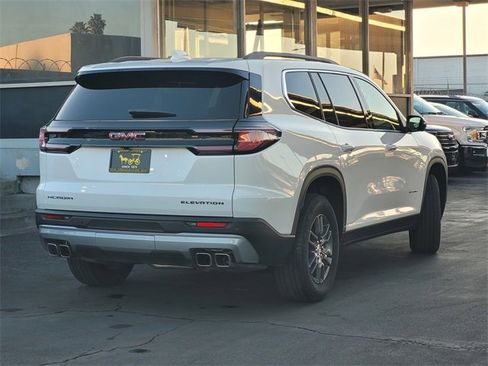 Used 2025 GMC Acadia Elevation image 4