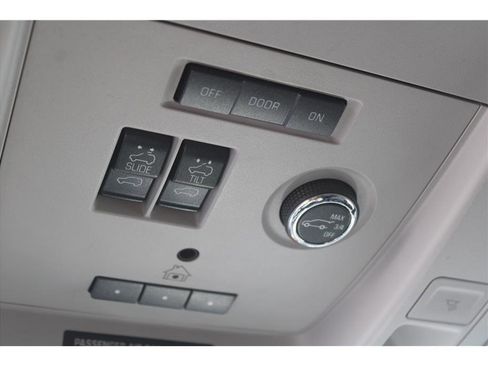 Used 2018 Chevrolet Tahoe LT image 31