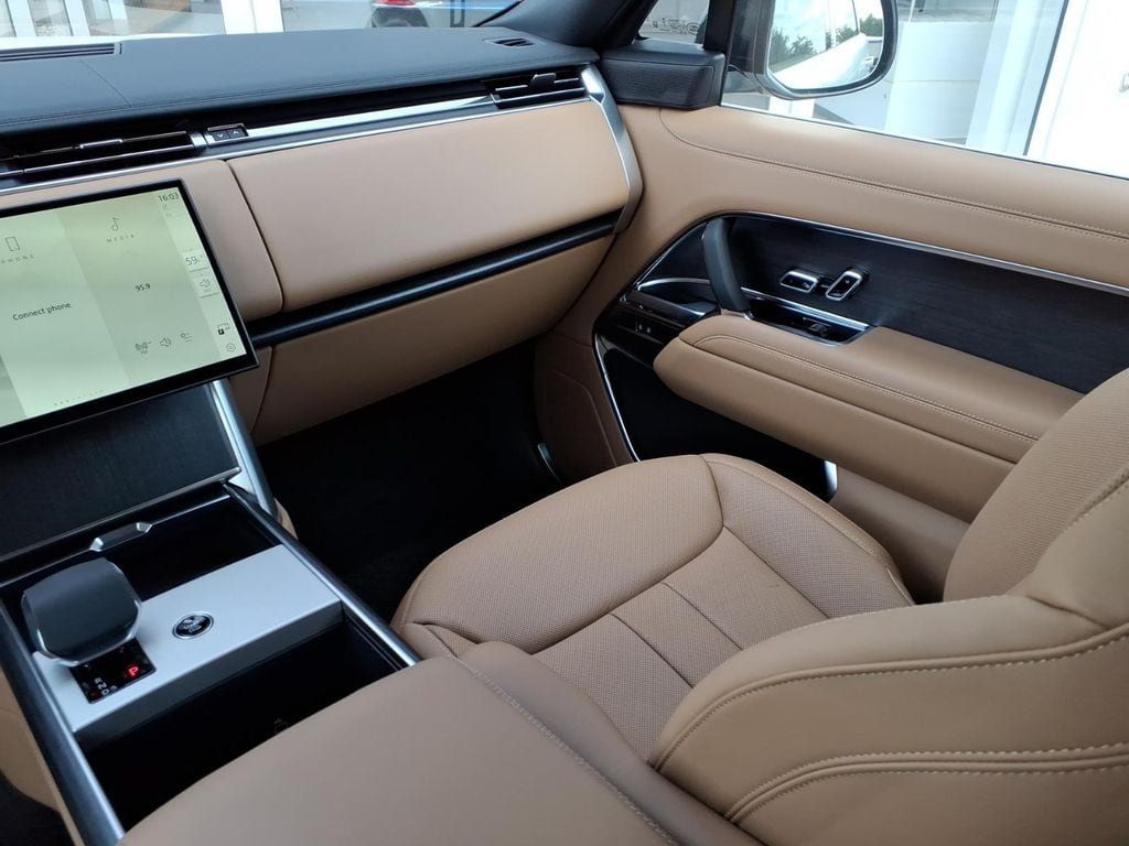 New 2026 Land Rover Range Rover SE AWD/4WD image 22