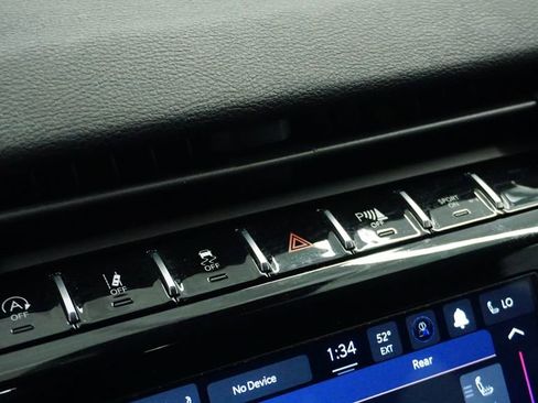 Used 2023 Jeep Grand Cherokee L Laredo image 30