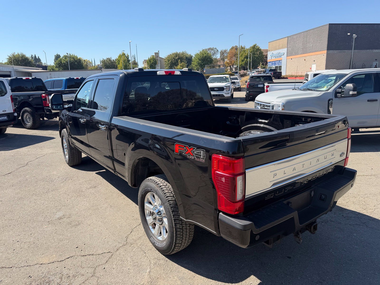 Used 2022 Ford F250 Platinum AWD/4WD image 3
