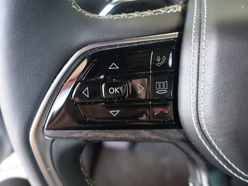 Used 2023 Jeep Grand Cherokee Overland AWD/4WD image 21
