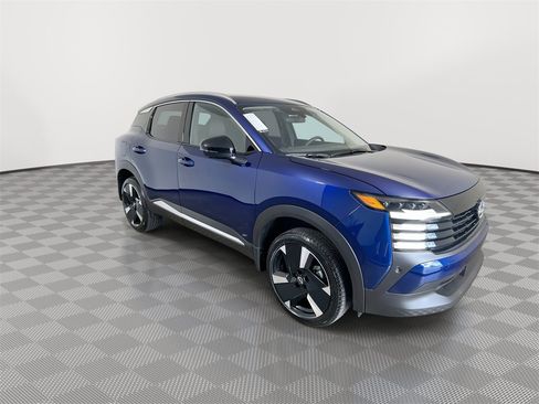 New 2026 Nissan Kicks SR image 2