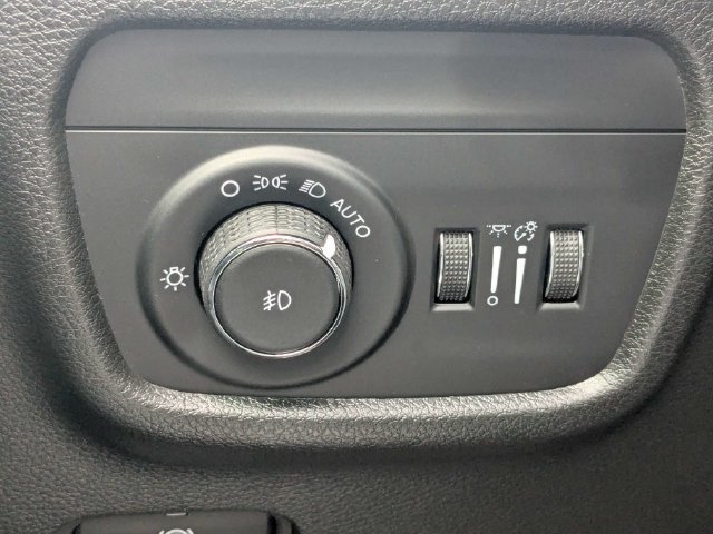 New 2026 Jeep Grand Cherokee Limited w/ Limited Altitude Package RWD image 26