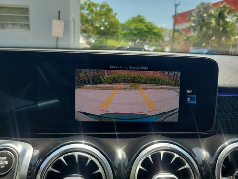 Used 2021 Mercedes-Benz GLB 250 image 27