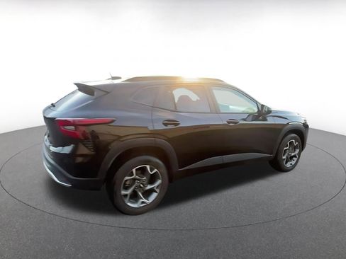 Used 2025 Chevrolet Trax LT image 15