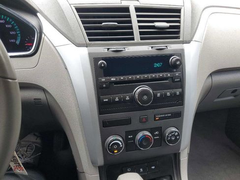 Used 2011 Chevrolet Traverse LS FWD image 29