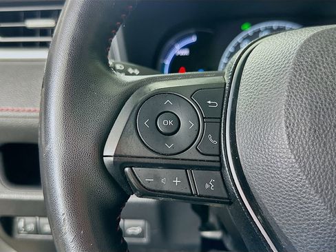 Used 2022 Toyota RAV4 SE w/ Weather & Moonroof Package image 21