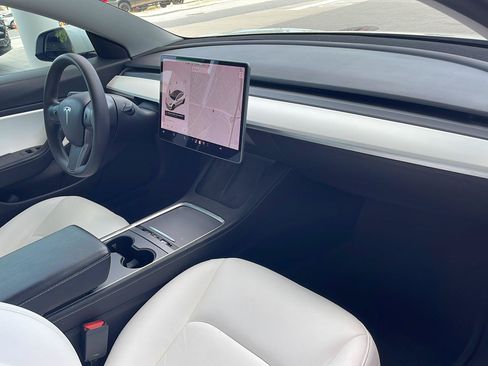 Used 2021 Tesla Model 3 Standard Range Plus RWD image 10