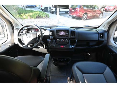 Used 2019 RAM ProMaster 2500 w/ Premium Appearance Group FWD image 23