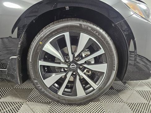 New 2025 Nissan Sentra SV w/ SV Premium Package image 40