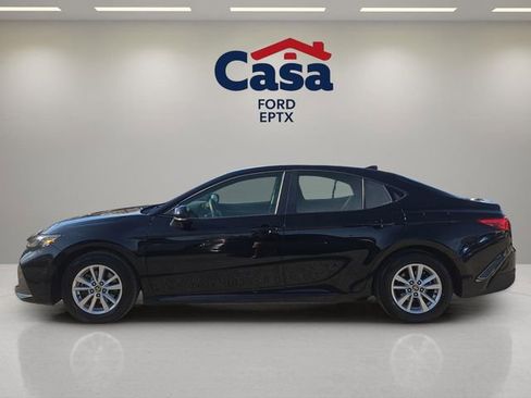 Used 2025 Toyota Camry SE image 5