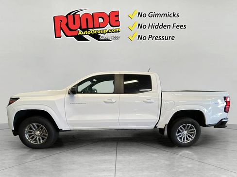Used 2023 Chevrolet Colorado LT w/ LT Convenience Package AWD/4WD image 3