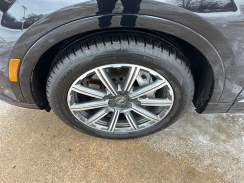 Used 2017 Audi Q7 3.0T Prestige w/ Prestige Package image 31