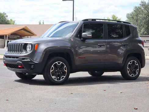 Used 2017 Jeep Renegade Trailhawk AWD/4WD image 11