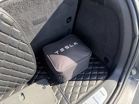 Used 2018 Tesla Model X 100D AWD/4WD image 9