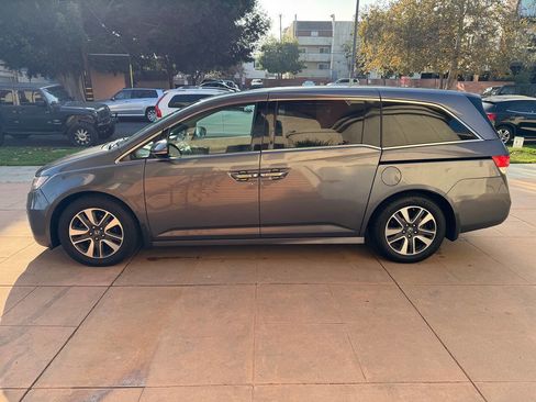 Used 2016 Honda Odyssey Touring image 4
