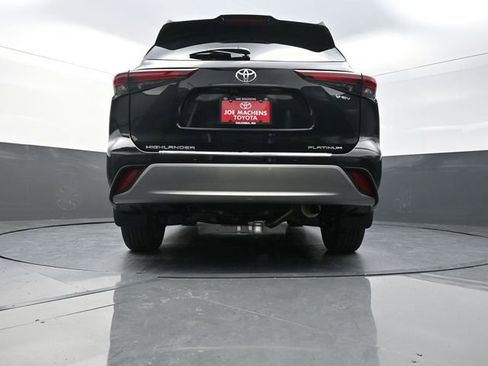 Used 2026 Toyota Highlander Platinum image 43