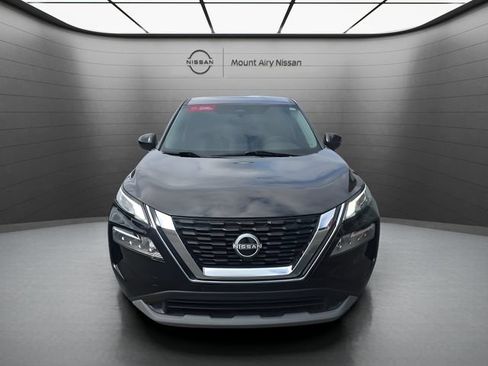 Certified 2023 Nissan Rogue SV FWD image 1