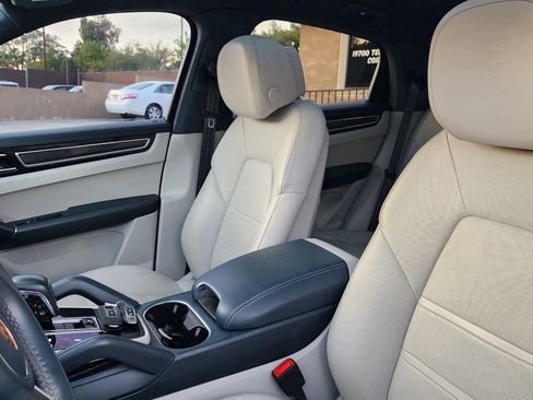 Used 2023 Porsche Cayenne GTS AWD/4WD image 17