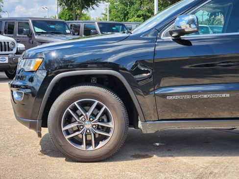 Certified 2018 Jeep Grand Cherokee Limited AWD/4WD image 9