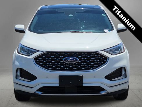 Used 2020 Ford Edge Titanium w/ Equipment Group 301A AWD/4WD image 3