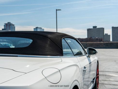 Used 2020 Bentley Continental GT V8 image 90