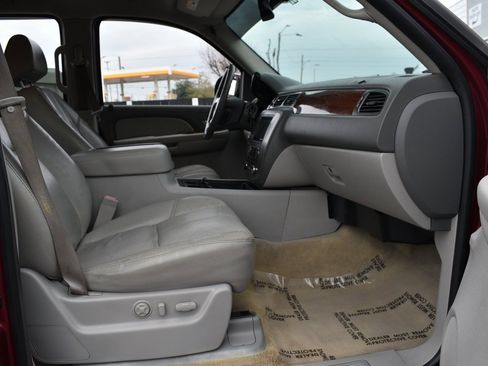 Used 2007 GMC Yukon SLT w/ SLT Preferred Equipment Group image 24