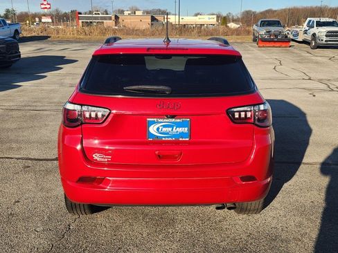 Used 2022 Jeep Compass Limited image 7