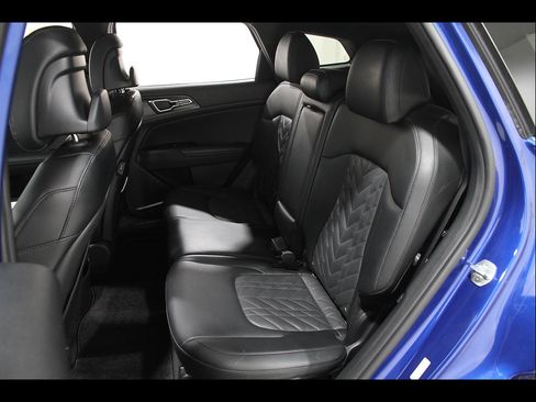 Used 2023 Kia Sportage X-Line w/ X-Line Premium Package AWD/4WD image 21