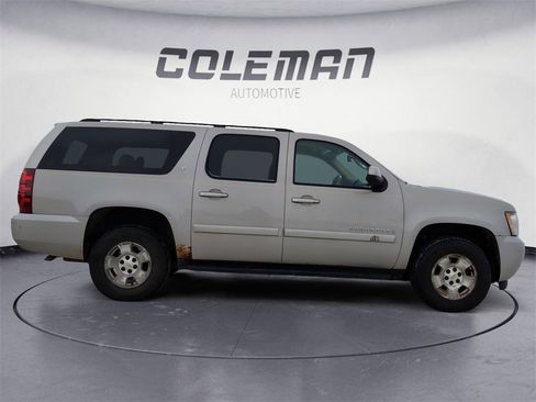 Used 2008 Chevrolet Suburban LT w/ LT Preferred Equipment Group image 6