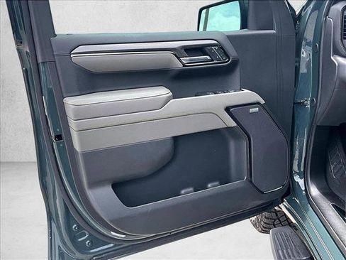 Used 2025 Chevrolet Silverado 1500 ZR2 w/ Technology Package AWD/4WD image 18