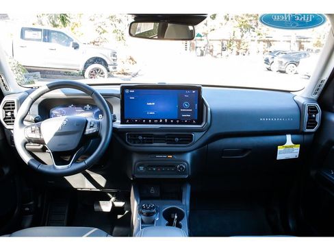 Used 2025 Ford Bronco Sport Badlands image 12
