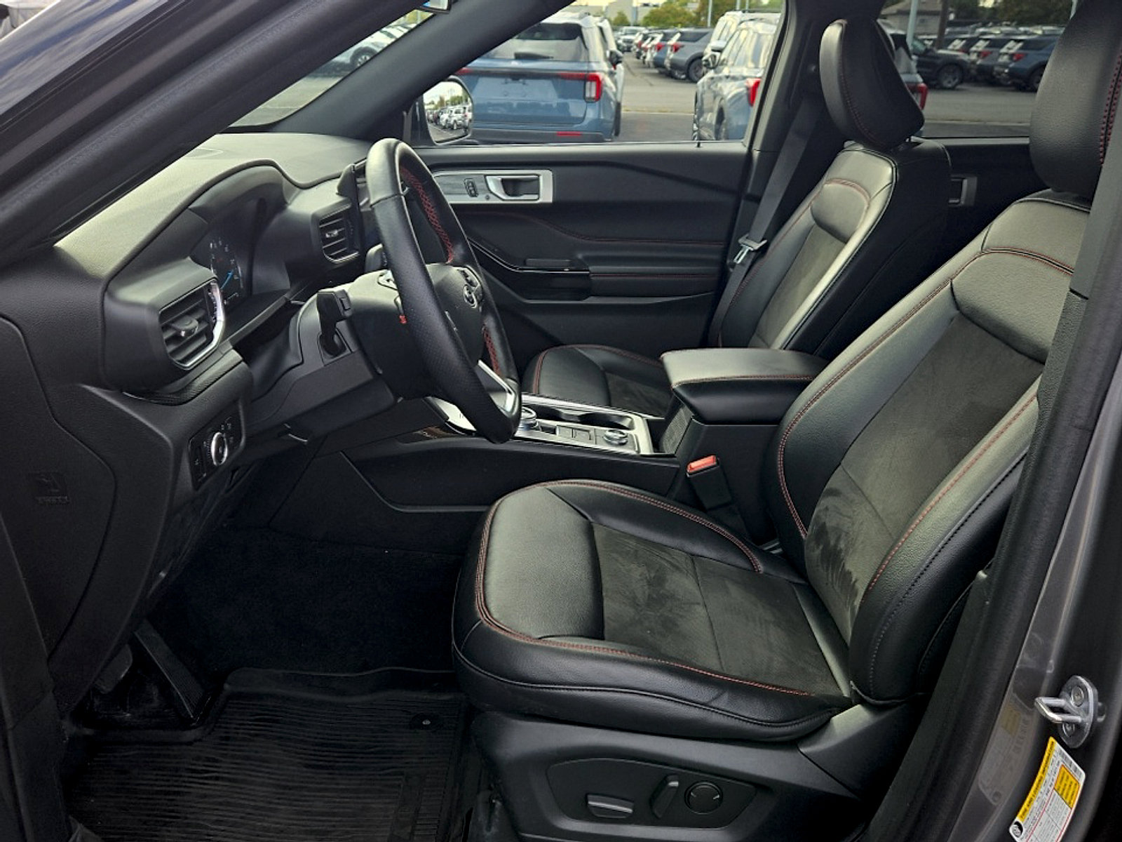 Used 2023 Ford Explorer ST-Line AWD/4WD image 11