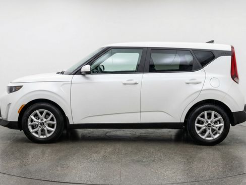 Used 2025 Kia Soul LX w/ LX Technology Package FWD image 5