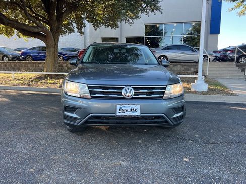 Used 2021 Volkswagen Tiguan SE image 2