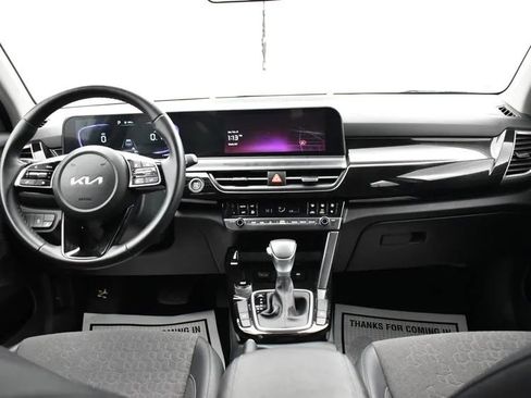 Used 2025 Kia Seltos S image 18