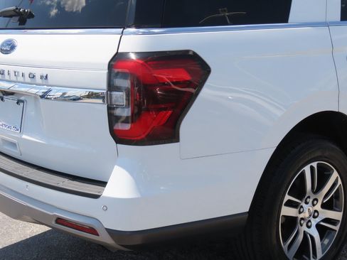 Used 2024 Ford Expedition Limited AWD/4WD image 12