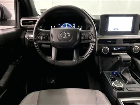 Used 2025 Toyota Tacoma SR5 AWD/4WD image 6